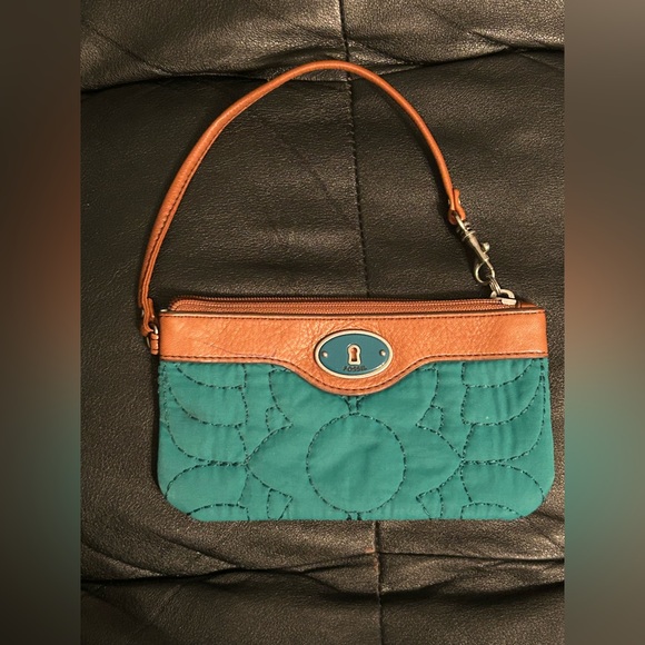 Fossil Stylish Teal and Tan Womens wristlet - Picture 1 of 1